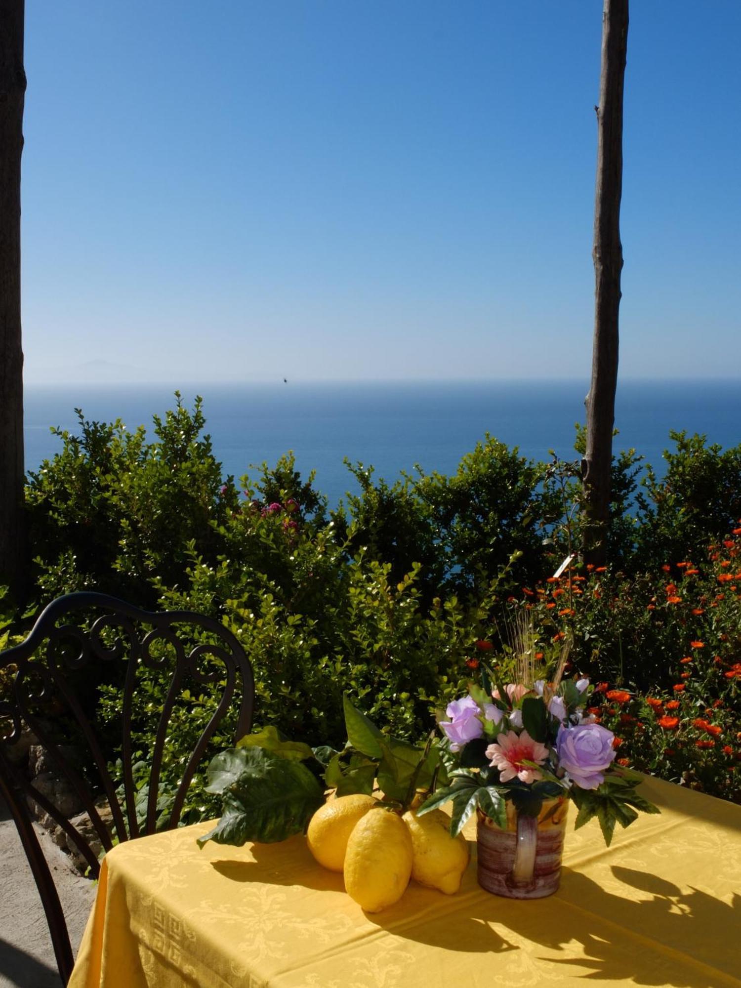 Bed and Breakfast L'Antico Borgo Dei Limoni Amalfi Exterior foto